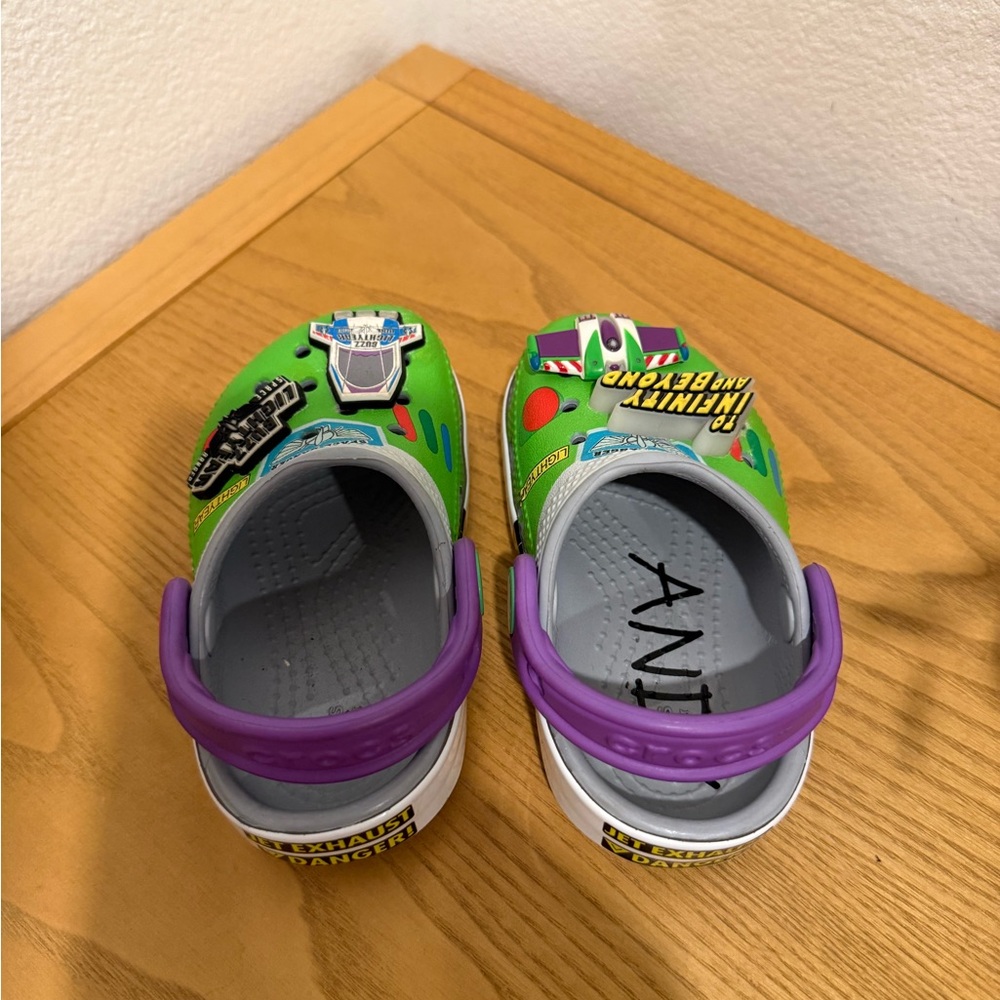 Disney Buzz Lightyear Crocs Size 5C - Picture 3 of 9